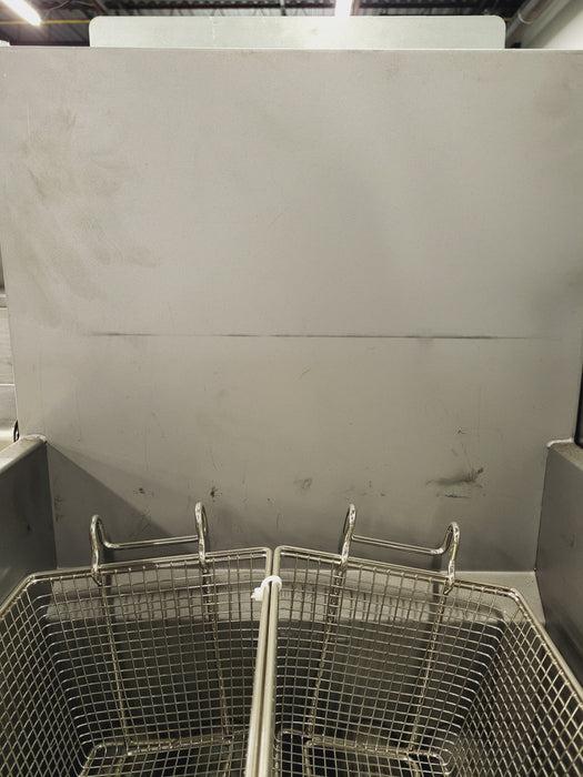 (SHOWROOM MODEL) Vulcan 1GR45M 45 Lb. Natural Floor Fryer - 120,000 BTU