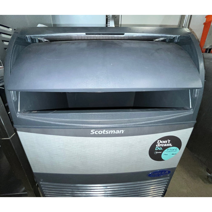 (USED) Scotsman UC2724MA-1 24" Air Cooled Undercounter Medium Cube Ice Machine - 282 Lbs.