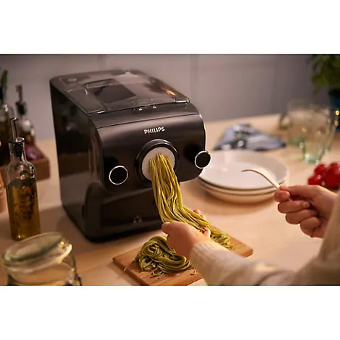 Philips Smart Pasta Maker Plus with Integrated Scale, HR2382/16, Black :  : Kitchen & Dining