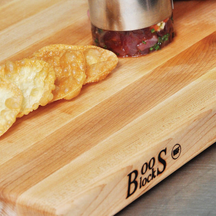 John Boos R01 18" x 12" x 1.5" Reversible Maple Cutting Board - Nella Online